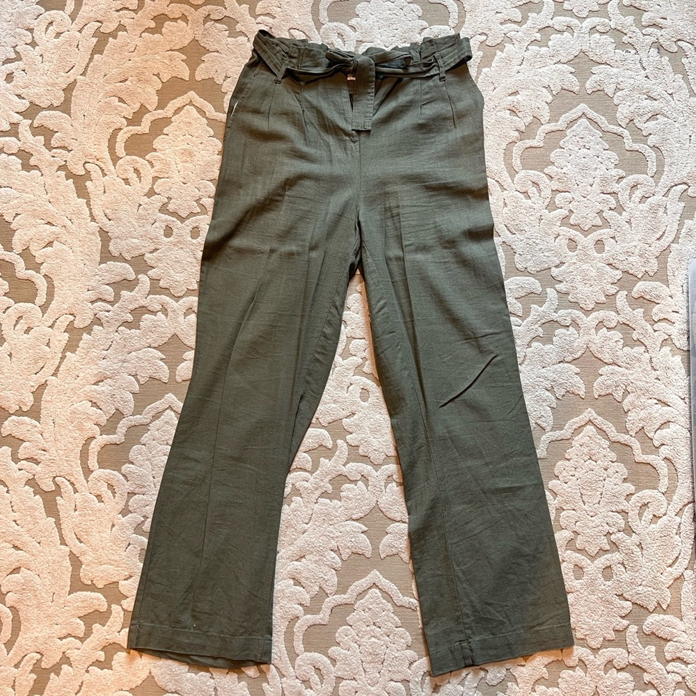 Women’s green linen pants,hi Rise, clasp closure with tie front